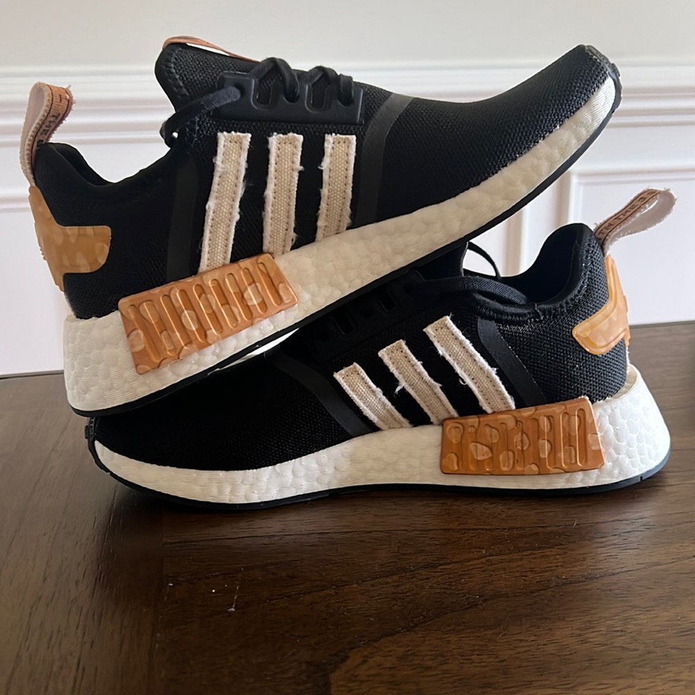 adidas NMD R1